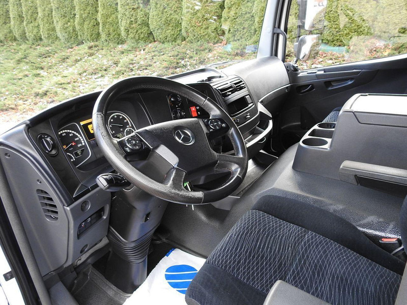 Mercedes-Benz ATEGO 12.24 KONTENER WINDA 18 PALET TEMPOMAT KLIMATYZACJA AUTOMA - Kravas automašīna ar slēgto virsbūvi: foto 2 Mercedes-Benz ATEGO 12.24 KONTENER WINDA 18 PALET TEMPOMAT KLIMATYZACJA AUTOMA - Kravas automašīna ar slēgto virsbūvi: foto 2