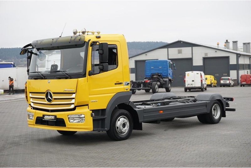 Mercedes-Benz ATEGO / 1224 / ACC / EURO 6 / PODWOZIE DO ZABUDOWY / DŁ. 4,8 M - Šasija kravas automašīna: foto 2 Mercedes-Benz ATEGO / 1224 / ACC / EURO 6 / PODWOZIE DO ZABUDOWY / DŁ. 4,8 M - Šasija kravas automašīna: foto 2
