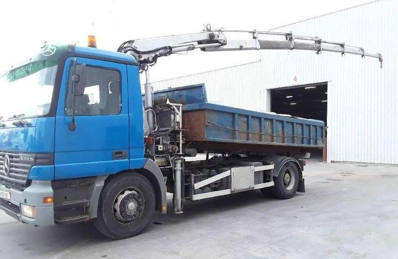 Mercedes-Benz Actros 1835 - Bortu kravas automašīna/ Platforma, Kravas auto ar manipulatoru: foto 1 Mercedes-Benz Actros 1835 - Bortu kravas automašīna/ Platforma, Kravas auto ar manipulatoru: foto 1