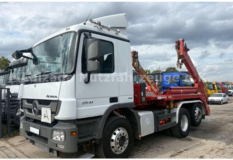 Mercedes-Benz Actros 2541 - Meiller AK 16 T Absetzkipper - Būvgružu konteineru vedējs: foto 1 Mercedes-Benz Actros 2541 - Meiller AK 16 T Absetzkipper - Būvgružu konteineru vedējs: foto 1