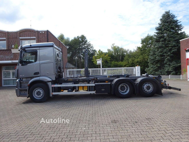 Mercedes-Benz Actros 2545 - Hook lift truck 6x2 - Pacēlājs ar āķi: foto 3 Mercedes-Benz Actros 2545 - Hook lift truck 6x2 - Pacēlājs ar āķi: foto 3
