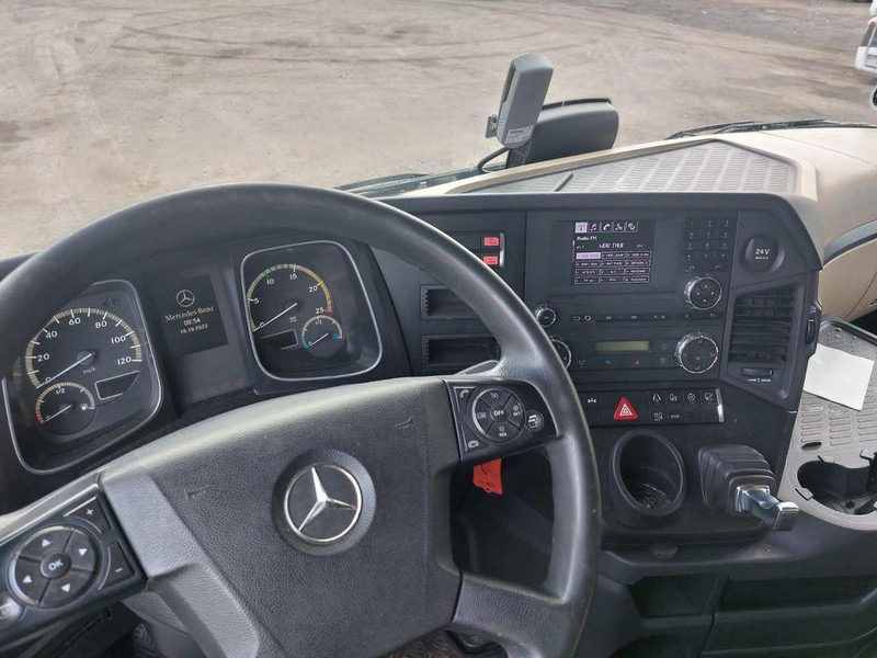 Mercedes-Benz Actros 2646 - Pacēlājs ar āķi: foto 4 Mercedes-Benz Actros 2646 - Pacēlājs ar āķi: foto 4