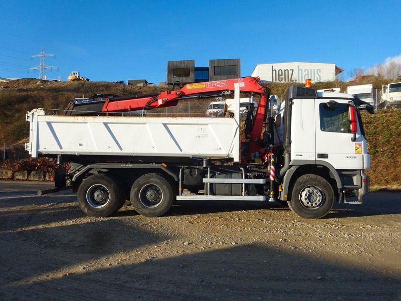 Mercedes-Benz Actros 3336 6x4 Three sided Tipper + Crane FASSI F155A.0.22 - Kravas automašīna pašizgāzējs, Kravas auto ar manipulatoru: foto 3 Mercedes-Benz Actros 3336 6x4 Three sided Tipper + Crane FASSI F155A.0.22 - Kravas automašīna pašizgāzējs, Kravas auto ar manipulatoru: foto 3