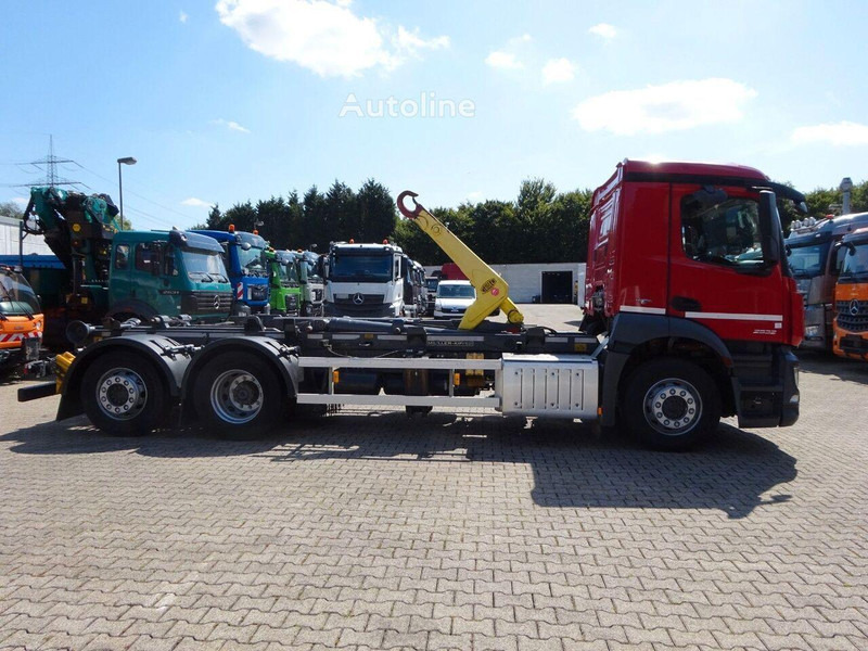 Mercedes-Benz Antos 2532 - Hook lift truck - Pacēlājs ar āķi: foto 5 Mercedes-Benz Antos 2532 - Hook lift truck - Pacēlājs ar āķi: foto 5