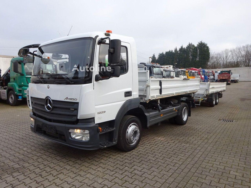 Mercedes-Benz Atego 1223 - 3 way tipper+semi-trailer - Kravas automašīna pašizgāzējs: foto 2 Mercedes-Benz Atego 1223 - 3 way tipper+semi-trailer - Kravas automašīna pašizgāzējs: foto 2