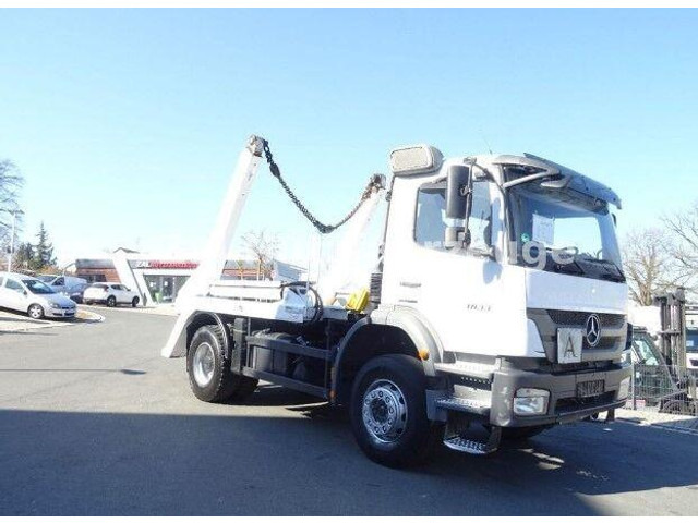 Mercedes-Benz Axor 1833 - Būvgružu konteineru vedējs: foto 2 Mercedes-Benz Axor 1833 - Būvgružu konteineru vedējs: foto 2