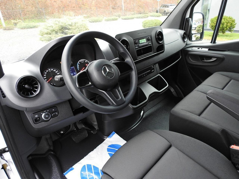 Mercedes-Benz ESPRINTER NOWY ELEKTRYCZNY FURGON AUTOMAT GWARANCJA 95KM [ 607 - Furgons ar slēgtā virsbūve, Elektriskais furgons: foto 2 Mercedes-Benz ESPRINTER NOWY ELEKTRYCZNY FURGON AUTOMAT GWARANCJA 95KM [ 607 - Furgons ar slēgtā virsbūve, Elektriskais furgons: foto 2