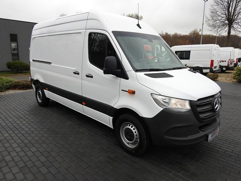 Mercedes-Benz ESPRINTER NOWY ELEKTRYCZNY FURGON AUTOMAT GWARANCJA 95KM [ 607 - Furgons ar slēgtā virsbūve, Elektriskais furgons: foto 4 Mercedes-Benz ESPRINTER NOWY ELEKTRYCZNY FURGON AUTOMAT GWARANCJA 95KM [ 607 - Furgons ar slēgtā virsbūve, Elektriskais furgons: foto 4