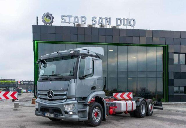 Mercedes-Benz MERCEDES BENZ ANTOS 2535 6x2 Chassis - Šasija kravas automašīna, Kravas auto ar manipulatoru: foto 1 Mercedes-Benz MERCEDES BENZ ANTOS 2535 6x2 Chassis - Šasija kravas automašīna, Kravas auto ar manipulatoru: foto 1