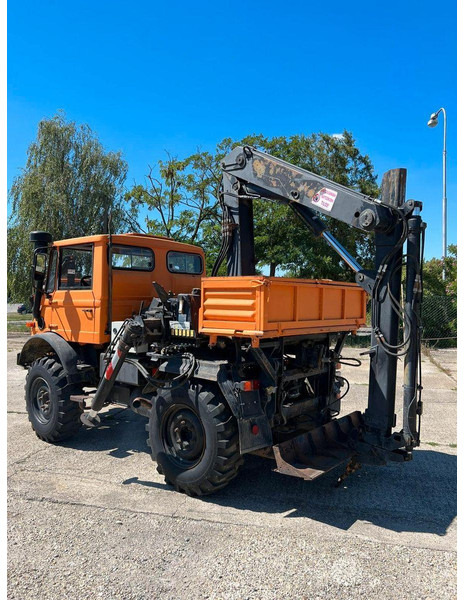 Mercedes-Benz UNIMOG - Kravas automašīna pašizgāzējs, Kravas auto ar manipulatoru: foto 4 Mercedes-Benz UNIMOG - Kravas automašīna pašizgāzējs, Kravas auto ar manipulatoru: foto 4