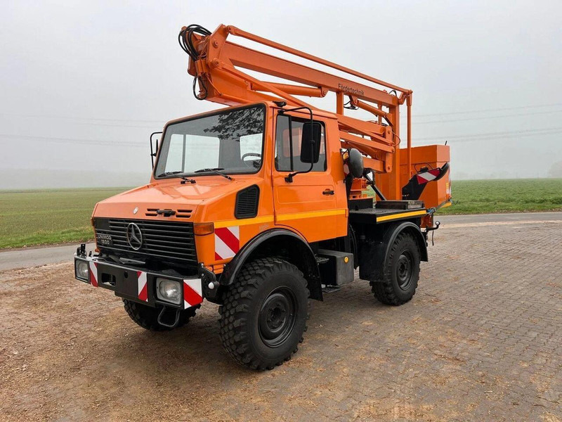 Mercedes-Benz Unimog 1200 4x4 - Lifting basket - Autopacēlājs, Kravas auto ar manipulatoru: foto 1 Mercedes-Benz Unimog 1200 4x4 - Lifting basket - Autopacēlājs, Kravas auto ar manipulatoru: foto 1