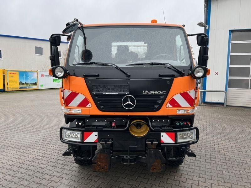 Mercedes-Benz Unimog U 20 4x4 Skip loader - Būvgružu konteineru vedējs: foto 2 Mercedes-Benz Unimog U 20 4x4 Skip loader - Būvgružu konteineru vedējs: foto 2