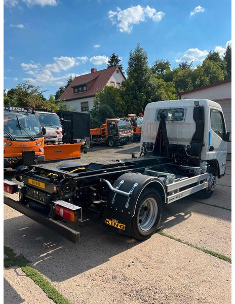 Mitsubishi Fuso Canter 6S15 - Pacēlājs ar āķi: foto 3 Mitsubishi Fuso Canter 6S15 - Pacēlājs ar āķi: foto 3