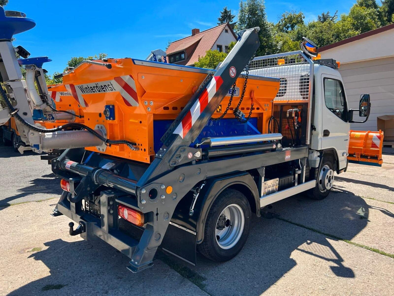 Mitsubishi Fuso Canter 6S15 - Skip loader truck - Būvgružu konteineru vedējs: foto 3 Mitsubishi Fuso Canter 6S15 - Skip loader truck - Būvgružu konteineru vedējs: foto 3