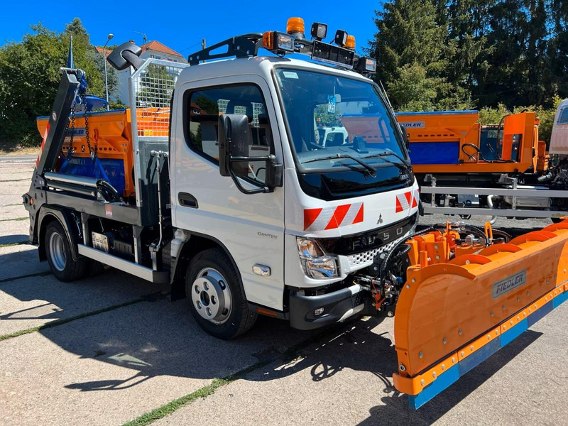 Mitsubishi Fuso Canter 6S15 - Skip loader truck - Būvgružu konteineru vedējs: foto 2 Mitsubishi Fuso Canter 6S15 - Skip loader truck - Būvgružu konteineru vedējs: foto 2