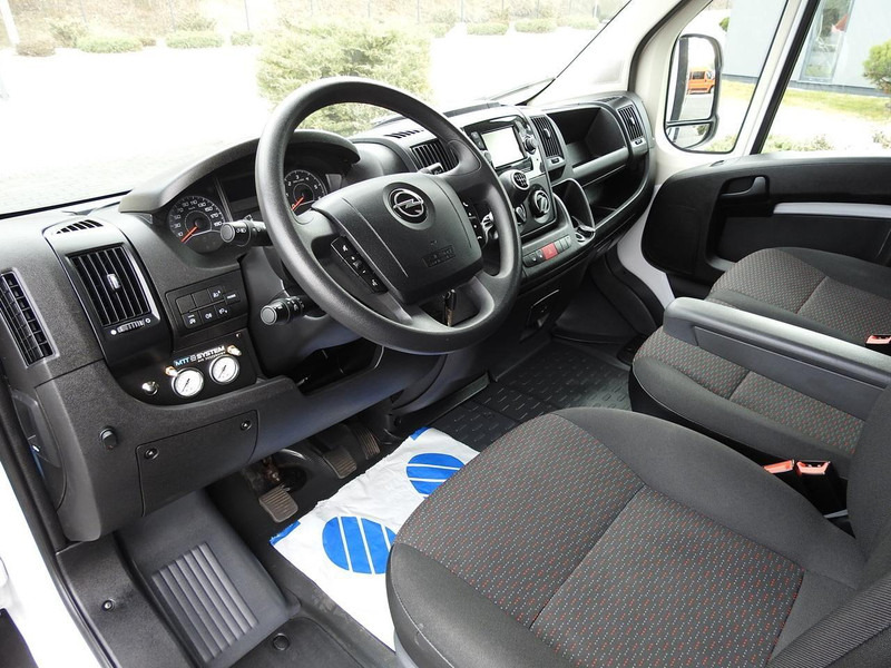 Opel MOVANO  PLANDEKA 10 PALET WEBASTO TEMPOMAT PNEUMATYKA KLIMATYZAC - Furgons ar tentu: foto 2 Opel MOVANO  PLANDEKA 10 PALET WEBASTO TEMPOMAT PNEUMATYKA KLIMATYZAC - Furgons ar tentu: foto 2