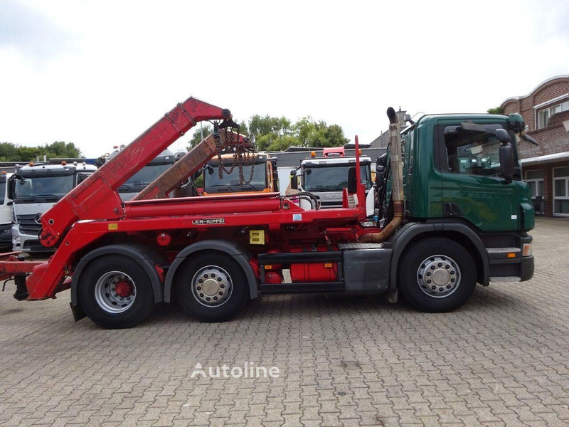 Scania P310 - Skip loader truck - Būvgružu konteineru vedējs: foto 5 Scania P310 - Skip loader truck - Būvgružu konteineru vedējs: foto 5