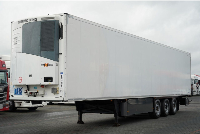 Schmitz Cargobull CHŁODNIA / THERMO KING SLX 300 / HAKÓWKA / HAKOWA / OŚ PODNOSZON - Puspiekabe refrižerators: foto 2 Schmitz Cargobull CHŁODNIA / THERMO KING SLX 300 / HAKÓWKA / HAKOWA / OŚ PODNOSZON - Puspiekabe refrižerators: foto 2