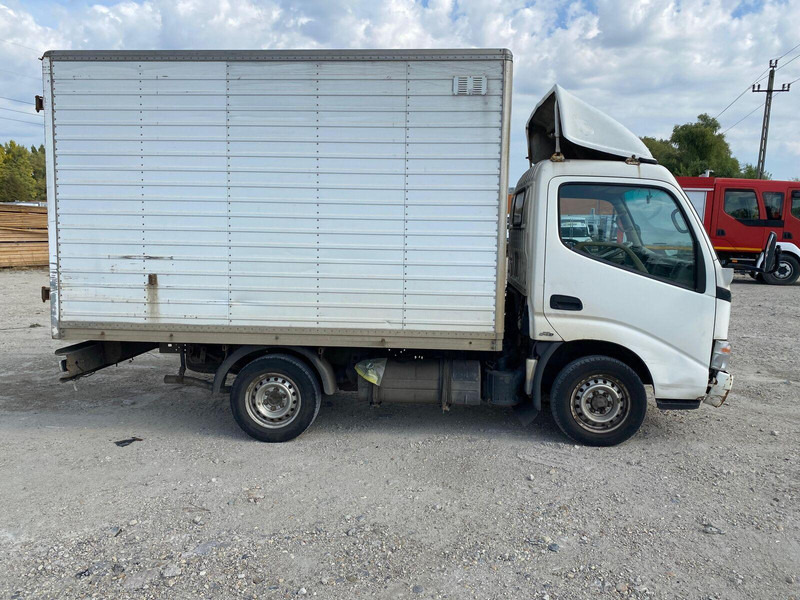 Toyota Dyna 100 3,0 D - Koffer - Furgons ar slēgtā virsbūve: foto 4 Toyota Dyna 100 3,0 D - Koffer - Furgons ar slēgtā virsbūve: foto 4