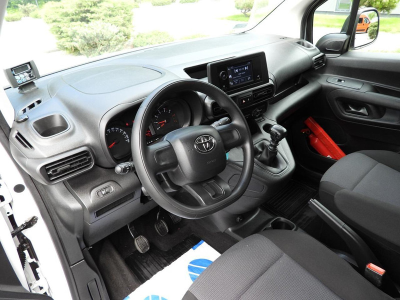 Toyota PROACE CITY FURGON CHŁODNIA -15*C ZASILANIE 230V TEMPOMAT KLIM - Komercauto refrižerators: foto 2 Toyota PROACE CITY FURGON CHŁODNIA -15*C ZASILANIE 230V TEMPOMAT KLIM - Komercauto refrižerators: foto 2