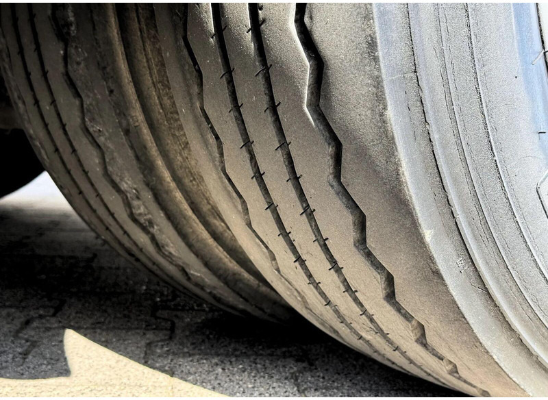 Vilcējs Renault T 380: foto 14