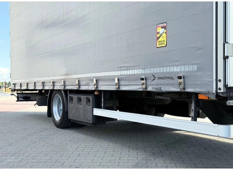 Vilcējs Renault T 380: foto 8