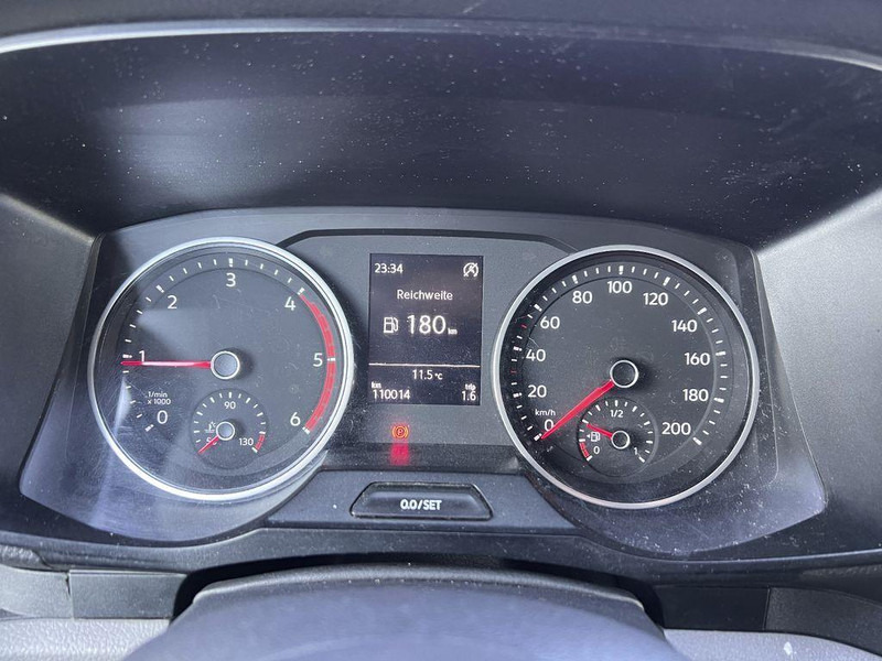 Furgons ar slēgtā virsbūve Volkswagen Crafter Van: foto 20