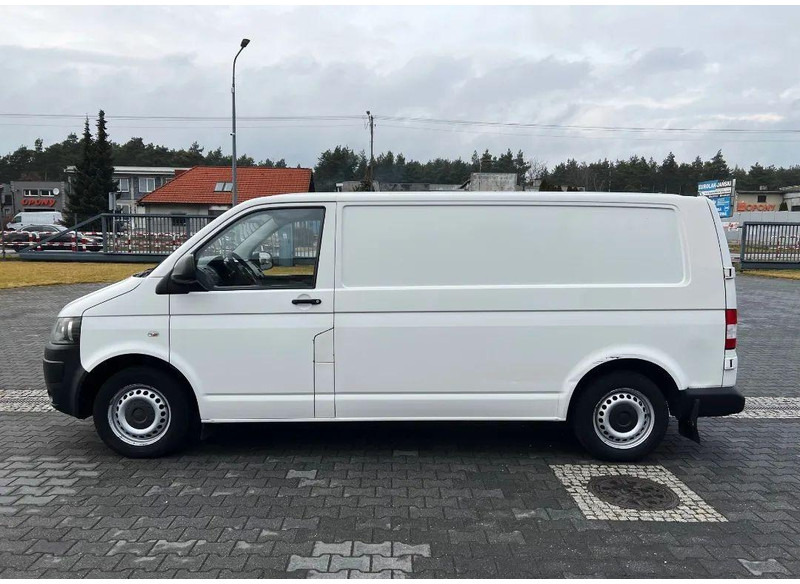 Volkswagen Transporter T5 Bankowóz Blaszak Long Salon PL, Jeden Właściciel - Furgons ar slēgtā virsbūve: foto 2 Volkswagen Transporter T5 Bankowóz Blaszak Long Salon PL, Jeden Właściciel - Furgons ar slēgtā virsbūve: foto 2
