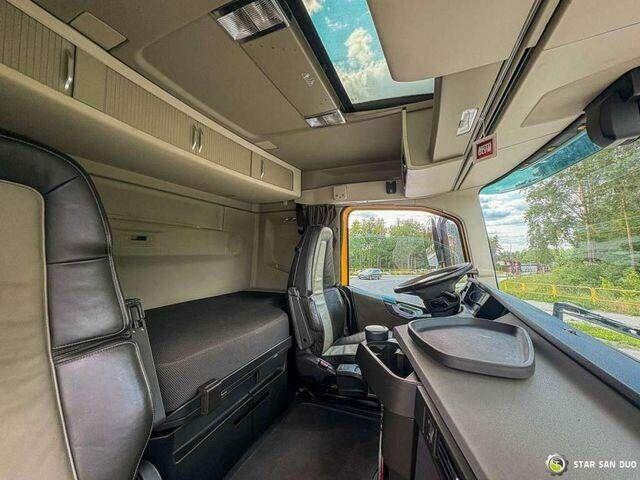 Bortu kravas automašīna/ Platforma, Kravas auto ar manipulatoru Volvo FH 540 8x4 HMF 6020 Fly Jib Winch: foto 16