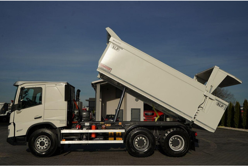 Volvo FMX 550 / 6x4 / WYWROTKA / WOZIDŁO / HARDOX / HYDRAULICZNA KLAPA - Kravas automašīna pašizgāzējs: foto 2 Volvo FMX 550 / 6x4 / WYWROTKA / WOZIDŁO / HARDOX / HYDRAULICZNA KLAPA - Kravas automašīna pašizgāzējs: foto 2
