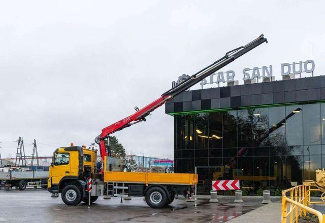Volvo FMX330 4x4 FASSI F135A2.23 Crane Kran - Bortu kravas automašīna/ Platforma, Kravas auto ar manipulatoru: foto 2 Volvo FMX330 4x4 FASSI F135A2.23 Crane Kran - Bortu kravas automašīna/ Platforma, Kravas auto ar manipulatoru: foto 2