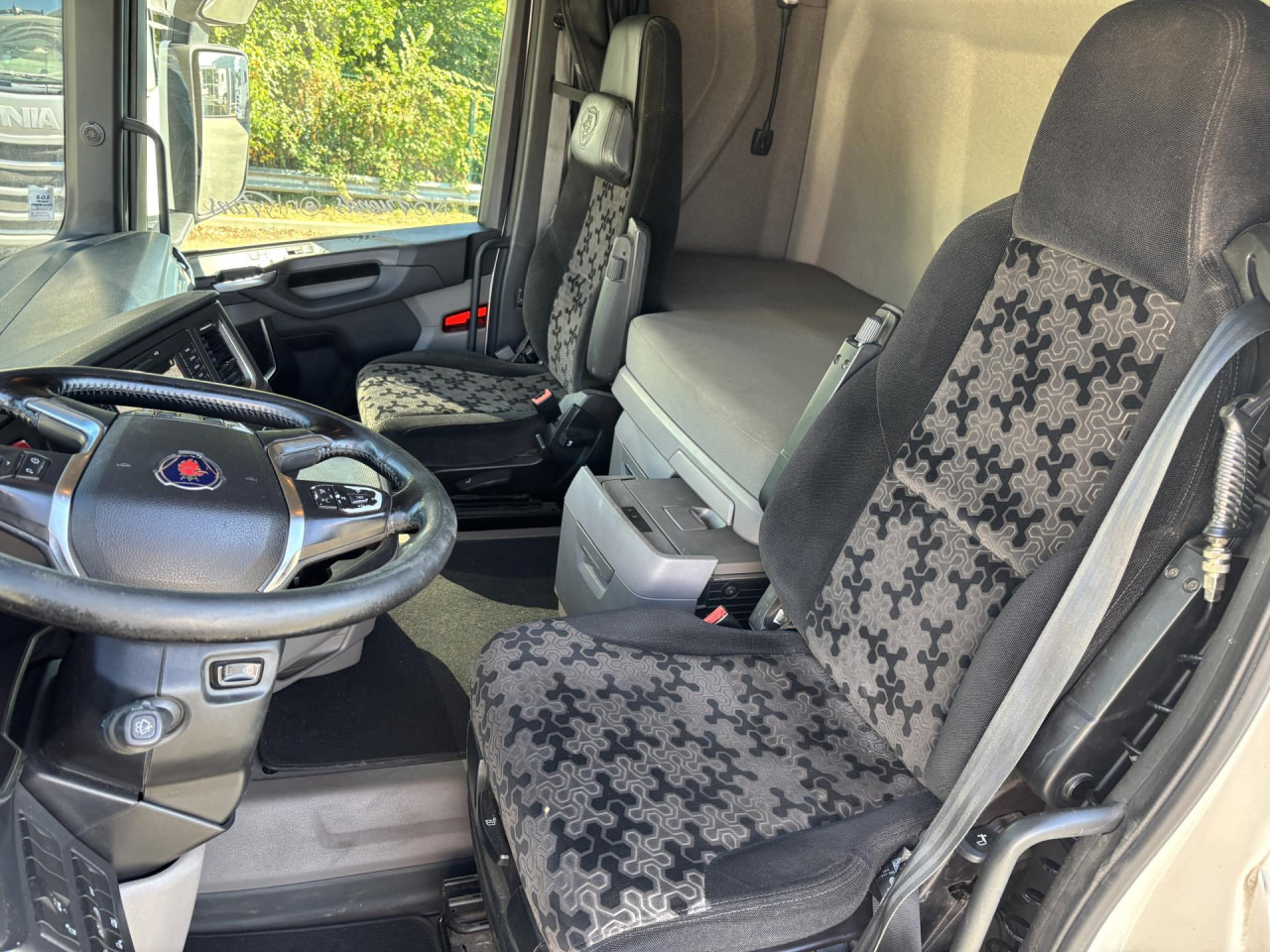 Vilcējs SCANIA R 450 A4x2NB: foto 8 Vilcējs SCANIA R 450 A4x2NB: foto 8