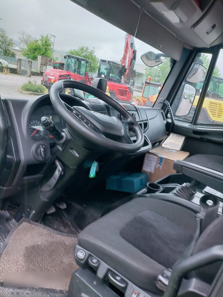 IVECO EuroCargo 75-210 - Bortu kravas automašīna/ Platforma, Kravas auto ar manipulatoru: foto 5 IVECO EuroCargo 75-210 - Bortu kravas automašīna/ Platforma, Kravas auto ar manipulatoru: foto 5