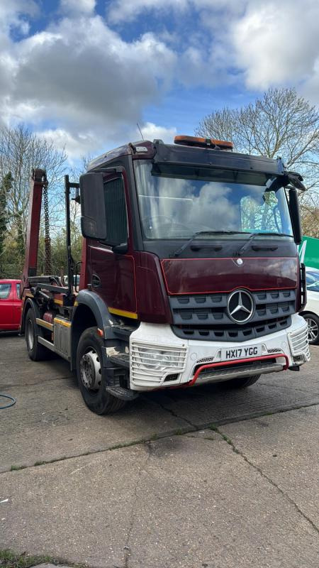 Mercedes Arocs1824 Ton Skip loader Arocs 1824 Skip Loader - Būvgružu konteineru vedējs: foto 3 Mercedes Arocs1824 Ton Skip loader Arocs 1824 Skip Loader - Būvgružu konteineru vedējs: foto 3