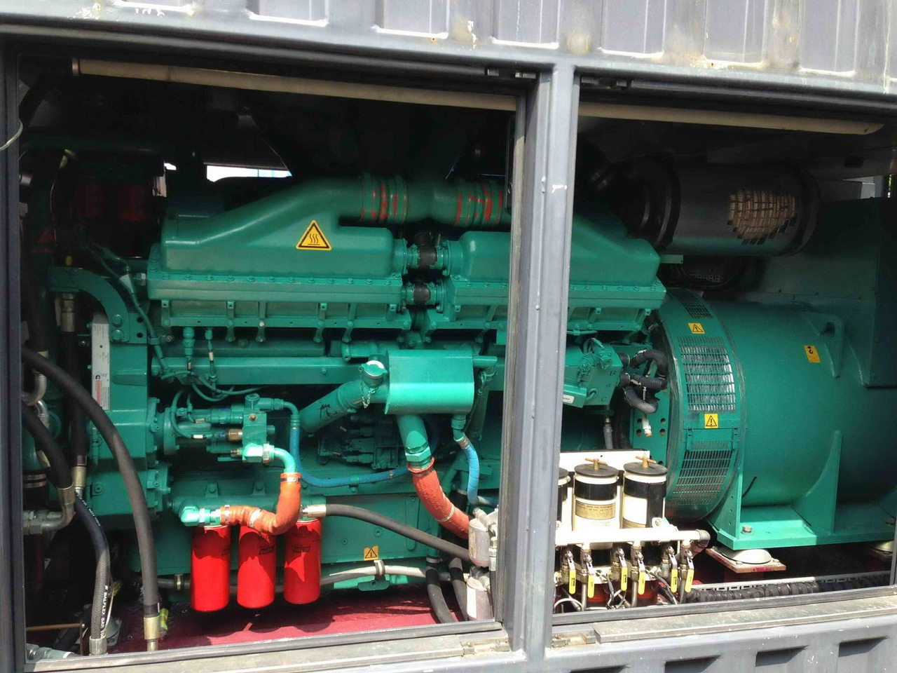 Cummins Generator 1000 KW 1250 KVA powerd by QSK45-G4 Engine - Elektroģenerators: foto 3 Cummins Generator 1000 KW 1250 KVA powerd by QSK45-G4 Engine - Elektroģenerators: foto 3