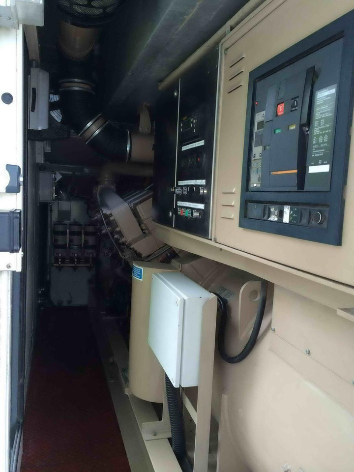 Cummins Generator 1425 KVA powerd by KTA50-G3 Super Silent - Elektroģenerators: foto 3 Cummins Generator 1425 KVA powerd by KTA50-G3 Super Silent - Elektroģenerators: foto 3