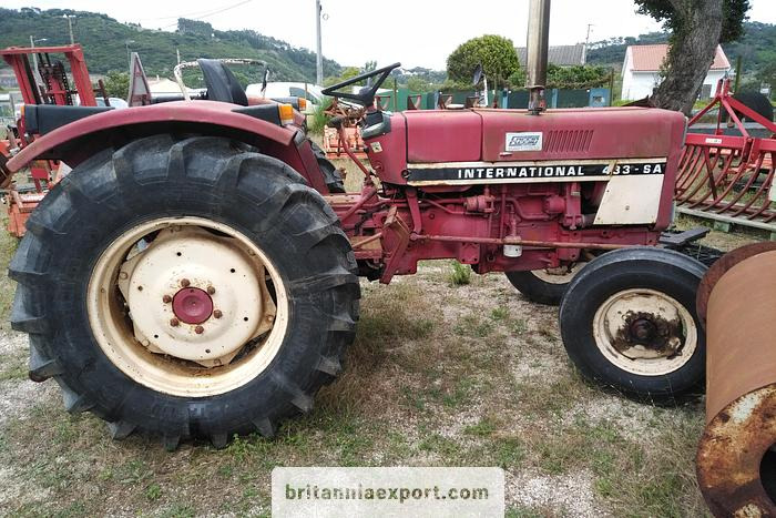 INTERNATIONAL 433 SA Farm Tractor | 2.5L Diesel | 4x2 | Brand New Tyres - Traktors: foto 3 INTERNATIONAL 433 SA Farm Tractor | 2.5L Diesel | 4x2 | Brand New Tyres - Traktors: foto 3