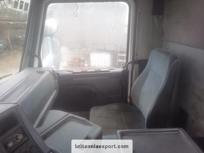 Bortu kravas automašīna/ Platforma SCANIA P 93 M 280 | 6X2 | On springs suspension |: foto 12