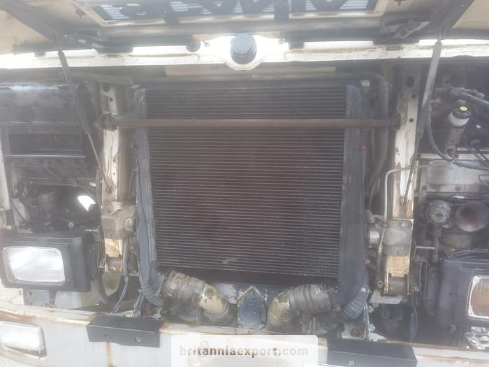 SCANIA P93H 280 6x2 10 Tyres Flatbed Truck – 26 Ton | On springs - Bortu kravas automašīna/ Platforma: foto 2 SCANIA P93H 280 6x2 10 Tyres Flatbed Truck – 26 Ton | On springs - Bortu kravas automašīna/ Platforma: foto 2