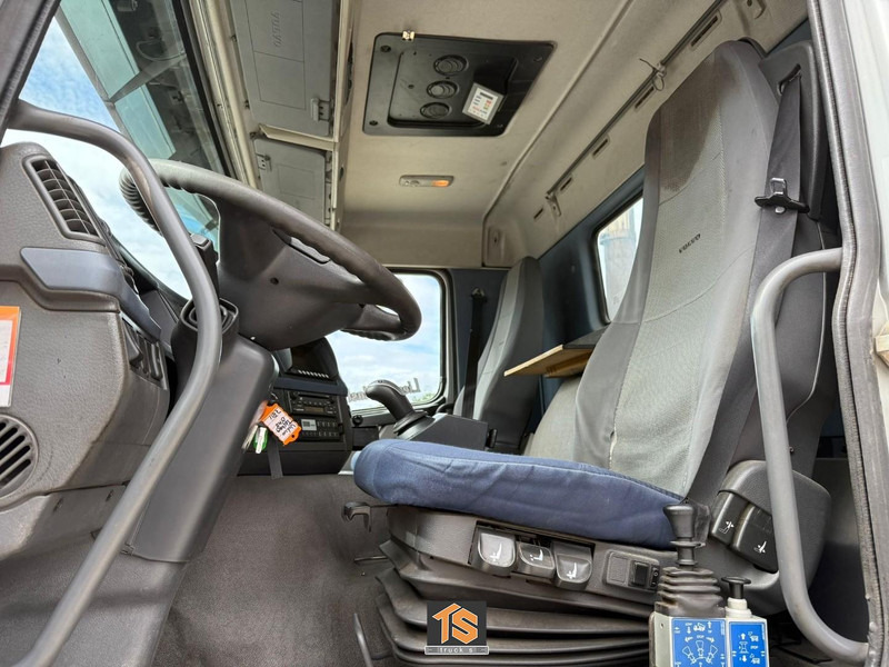 Terberg FM2000-T 8X8 - EURO 5 - AUTOMATIC - KIPPER/TIPPER - NL TRUCK - ISOLATED HARDOX - TOP! - Kravas automašīna pašizgāzējs: foto 4 Terberg FM2000-T 8X8 - EURO 5 - AUTOMATIC - KIPPER/TIPPER - NL TRUCK - ISOLATED HARDOX - TOP! - Kravas automašīna pašizgāzējs: foto 4