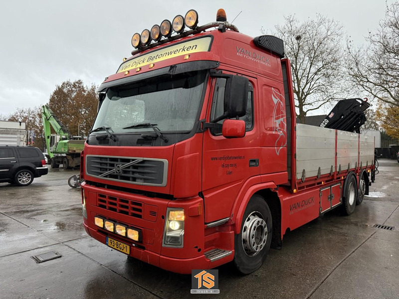 Volvo FM12 6X2R FAL8.0 RADT-A8 HIGH 420 - CRANE/KRAAN HMF1820 - MANUAL - NL TRUCK - TOP! - Bortu kravas automašīna/ Platforma, Kravas auto ar manipulatoru: foto 1 Volvo FM12 6X2R FAL8.0 RADT-A8 HIGH 420 - CRANE/KRAAN HMF1820 - MANUAL - NL TRUCK - TOP! - Bortu kravas automašīna/ Platforma, Kravas auto ar manipulatoru: foto 1