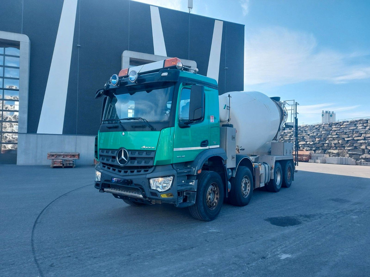 Mercedes-Benz 3246 8x4 / 9 m3 stetter - Betonvedējs: foto 2 Mercedes-Benz 3246 8x4 / 9 m3 stetter - Betonvedējs: foto 2