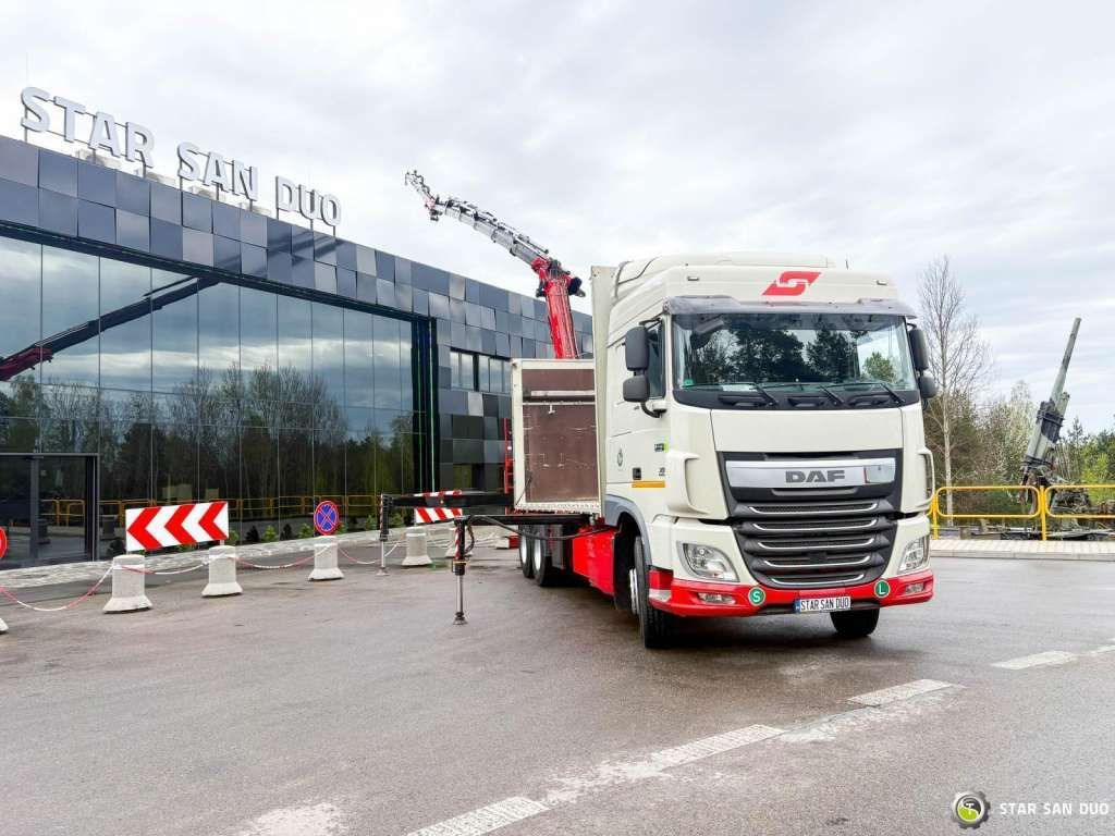 DAF XF 440 6x2 Fassi F365 FLY JIBCranePallet Grippe - Kravas auto ar manipulatoru: foto 2 DAF XF 440 6x2 Fassi F365 FLY JIBCranePallet Grippe - Kravas auto ar manipulatoru: foto 2