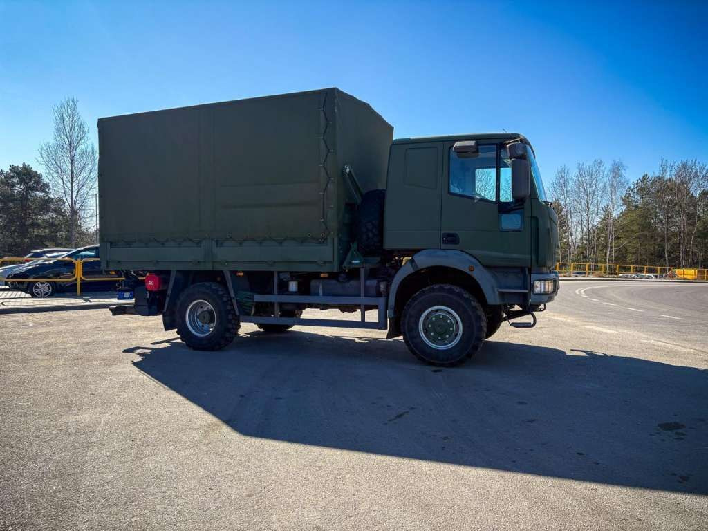 Iveco  EUROCARGO 4x4 Offroad Camper Winde - Kravas automašīna ar tentu: foto 5 Iveco  EUROCARGO 4x4 Offroad Camper Winde - Kravas automašīna ar tentu: foto 5