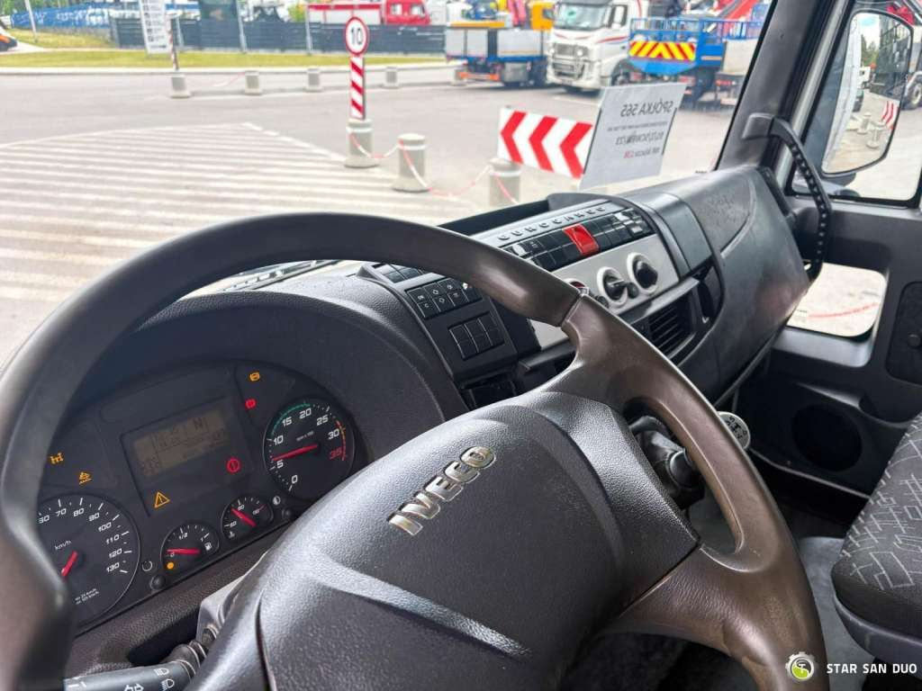 Kravas auto ar manipulatoru Iveco   Eurocargo 4x4 HMF 202 Euro 6 mileage: 76,000 k: foto 15