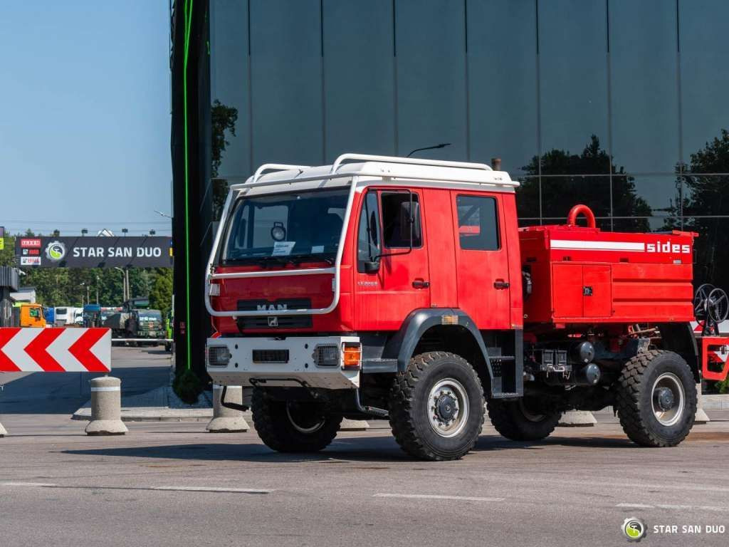 MAN LE220B 4x4 E Fire Truck Feuerwehr - Kravas automašīna: foto 5 MAN LE220B 4x4 E Fire Truck Feuerwehr - Kravas automašīna: foto 5