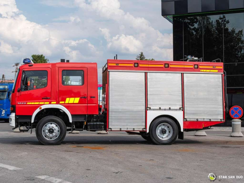 Mercedes-Benz 4x4 ATEGO 1225 CNBOP Fire Brigade - Kravas automašīna: foto 4 Mercedes-Benz 4x4 ATEGO 1225 CNBOP Fire Brigade - Kravas automašīna: foto 4