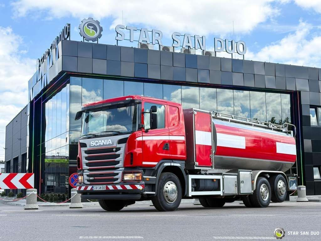 Scania D 320 FIRE BRIGADE Tank 12,000 Litres - Kravas automašīna: foto 1 Scania D 320 FIRE BRIGADE Tank 12,000 Litres - Kravas automašīna: foto 1