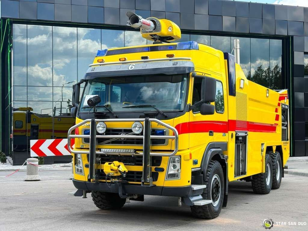 Kravas automašīna Volvo  FM 460 6x6 Rosenbauer Fire Truck LSP Water Tank: foto 13