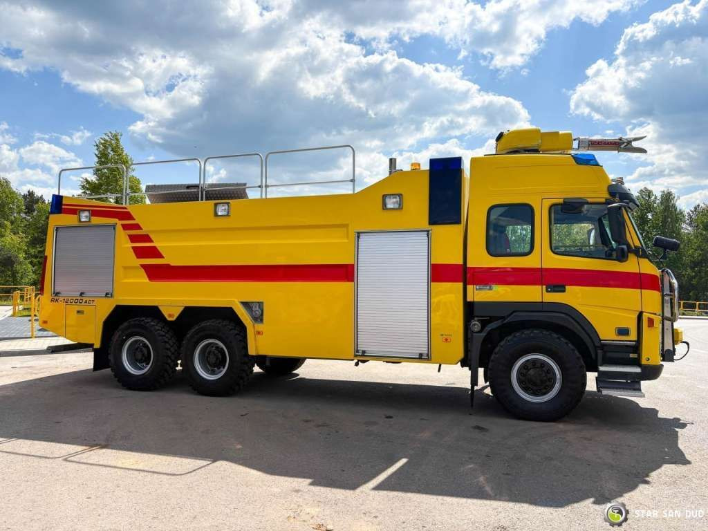 Kravas automašīna Volvo  FM 460 6x6 Rosenbauer Fire Truck LSP Water Tank: foto 10